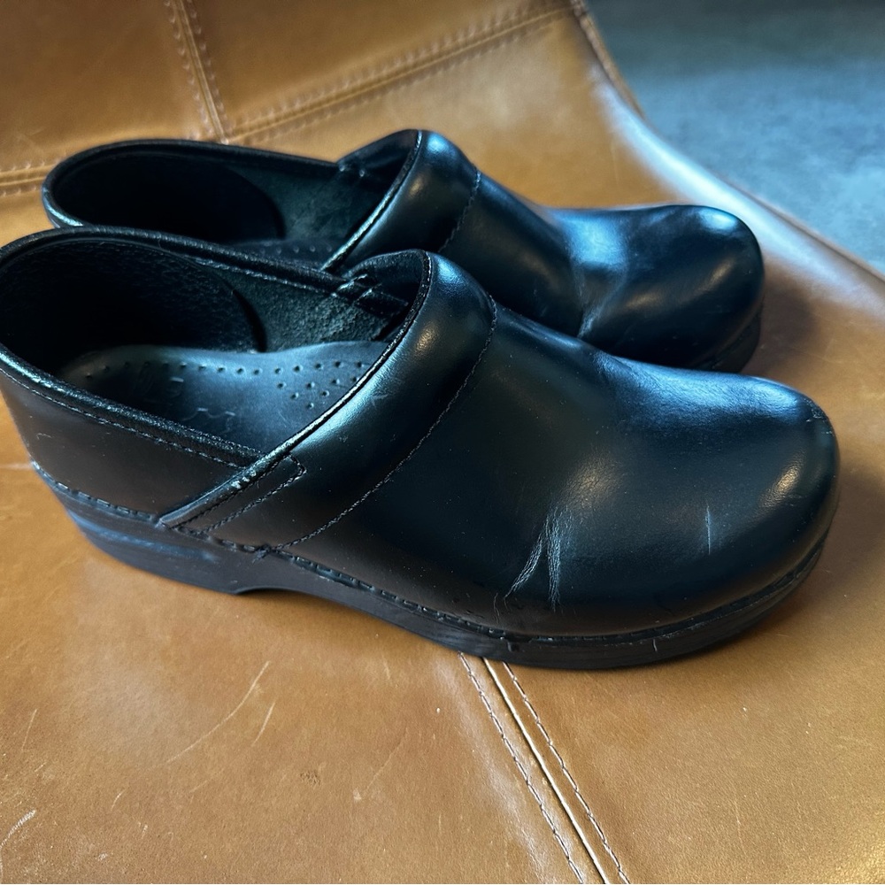 Dansko Black Clogs Women Slip On Leather‎ Mules Size EU 38 US 8-8.5